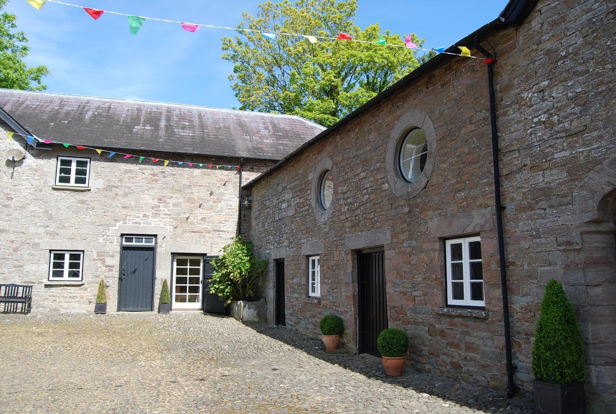 Glanhenwye Courtyard Cottages Glasbury Exterior photo